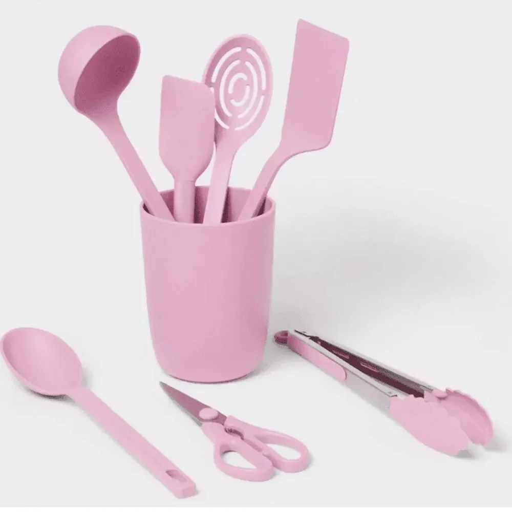 Room Essentials 8pc Pink Utensil Set.New Without Tag